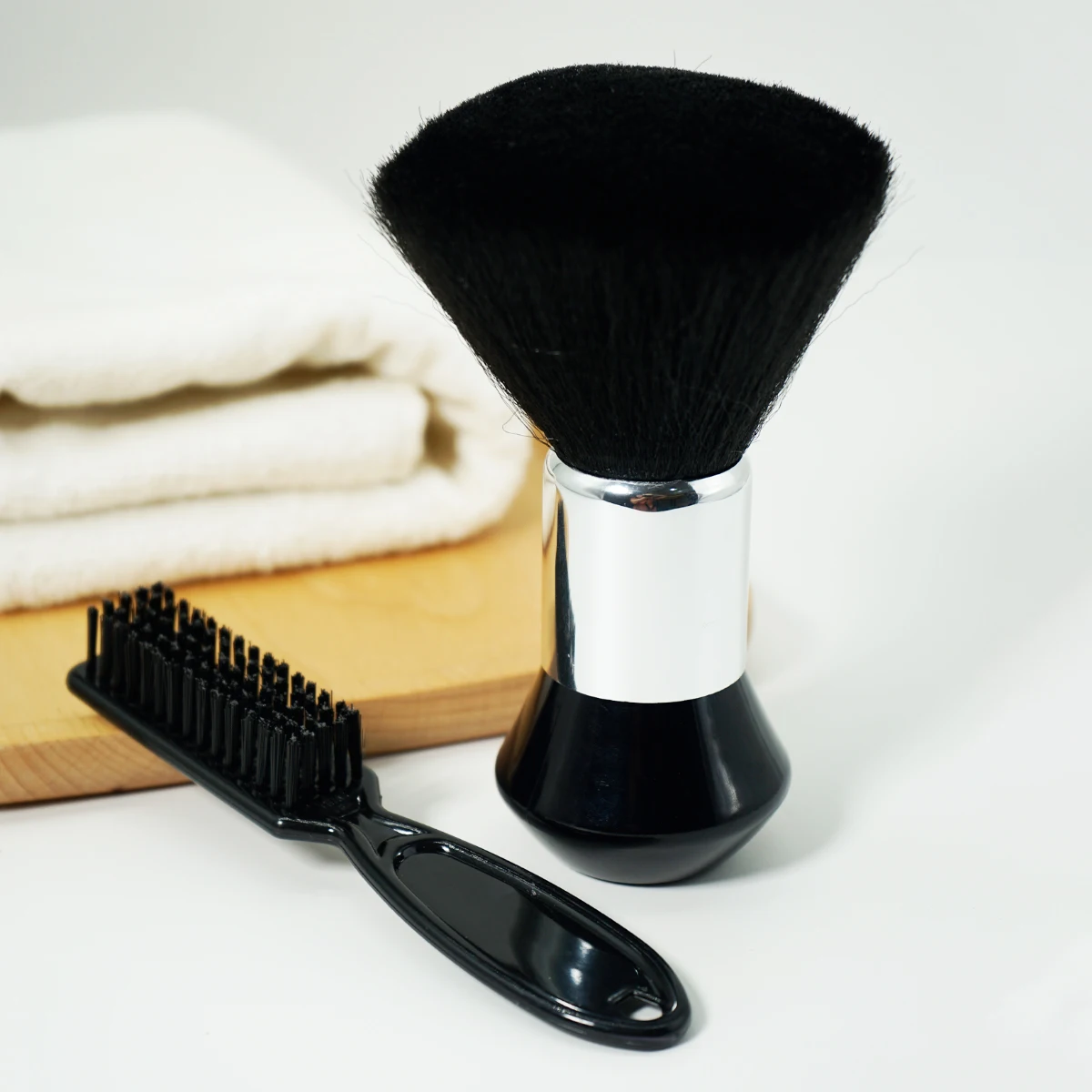 バリカンネッククリーナーヘアクリーナー集塵機ヘアブラシヘアサ - Hair Clipper のレビューと価格