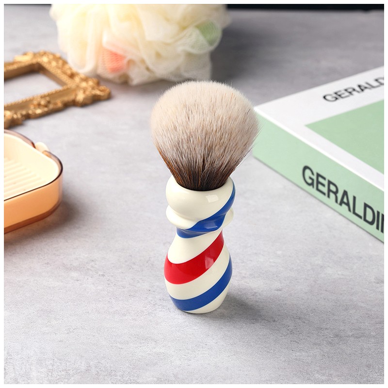 ヤキ バーバーポールスタイル シェービングブラシ 24mm  - Men'S Grooming Hairstyles のレビューと価格